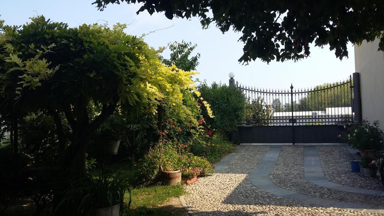 Il Germano Reale Bed & Breakfast Alba  Bagian luar foto
